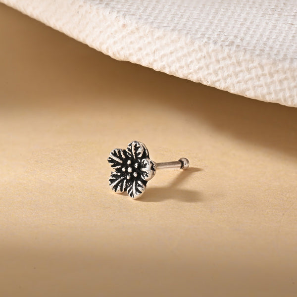Tiny Blossom Nose Pin