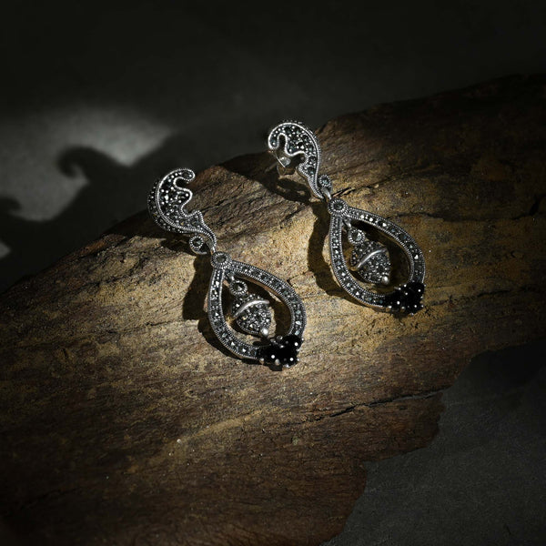 Teardrop Leaf Dangler Earrings